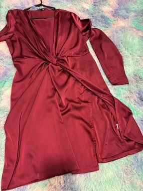 Women's Twist-Front Satin Dress in Burgundy